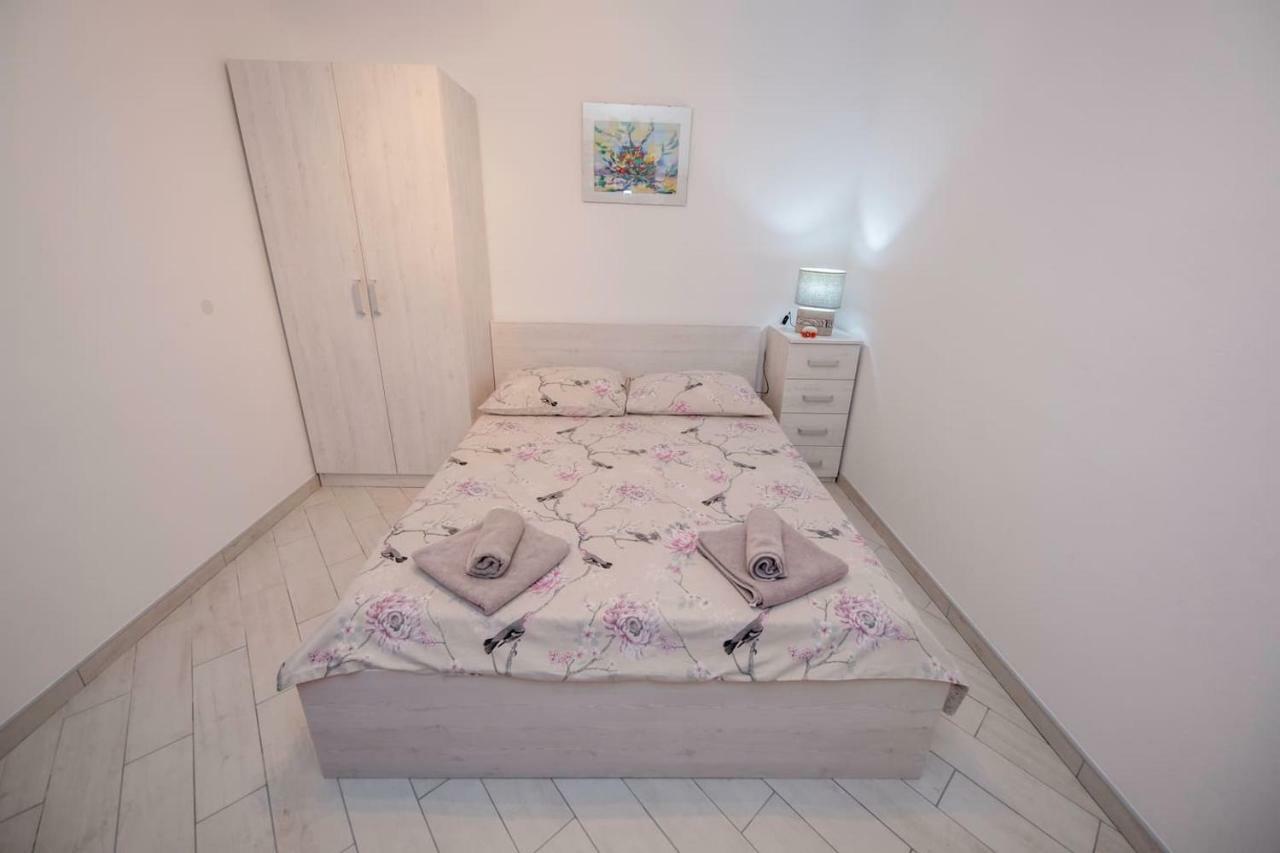 Apartman Marcela Palit Eksteriør billede