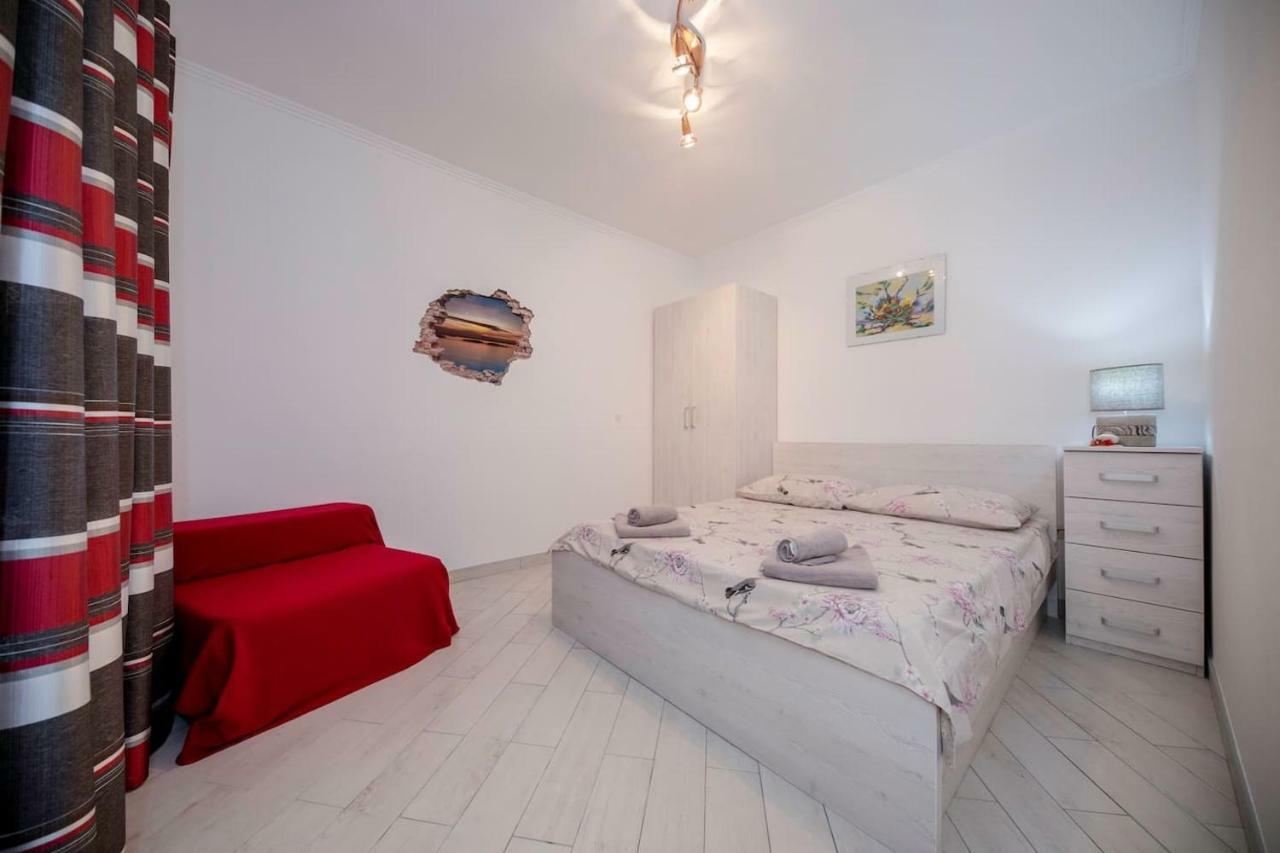 Apartman Marcela Palit Eksteriør billede